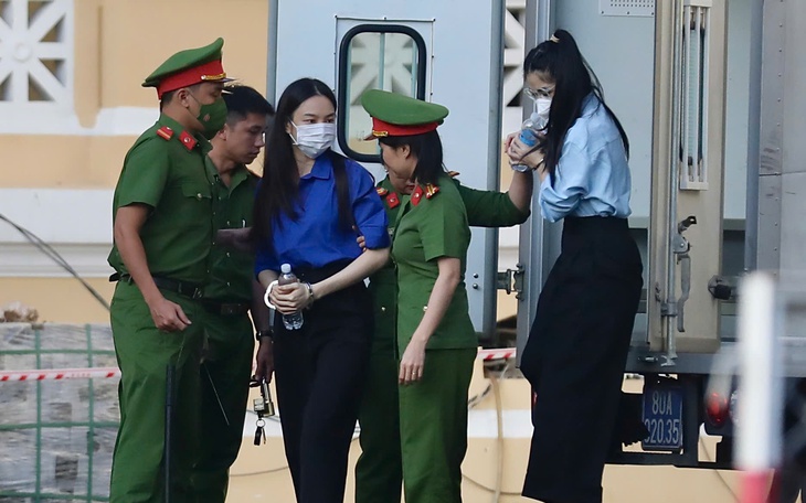 Hoa hậu Thùy Tiên, Hằng Du mục, Quang Linh Vlogs hầu toà