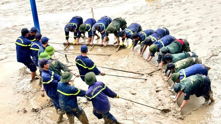 Thủ tướng: Khắc phục hậu quả thiên tai ở Trung Bộ với tinh thần khẩn trương nhất, quyết liệt nhất- Ảnh 1. Thủ tướng: Khắc phục hậu quả thiên tai ở Trung Bộ với tinh thần khẩn trương nhất, quyết liệt nhất- Ảnh 1.