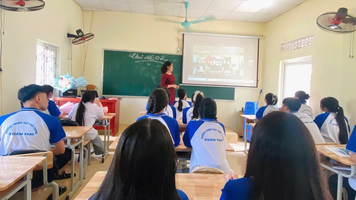 Tất cả nhà giáo sẽ hưởng hệ số lương đặc thù, giáo viên mầm non có mức ưu đãi cao nhất- Ảnh 1.