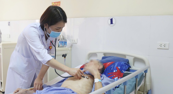 Những người lặng lẽ 'đóng lại' nỗi sợ để mở ra niềm tin cho bệnh nhân HIV- Ảnh 1. Những người lặng lẽ 'đóng lại' nỗi sợ để mở ra niềm tin cho bệnh nhân HIV- Ảnh 1.
