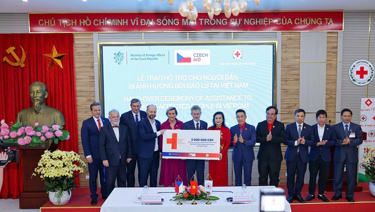 Cộng hòa Séc hỗ trợ 3,5 tỉ đồng giúp Việt Nam vượt qua bão lũ- Ảnh 1.