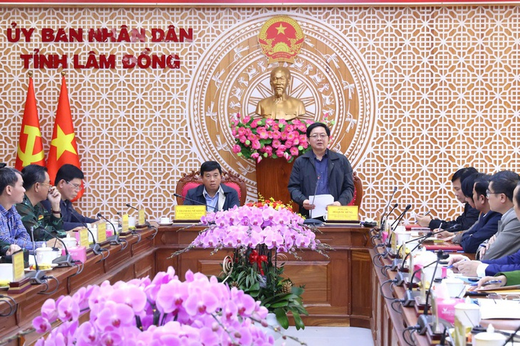 Phó Thủ tướng: Không để đứt gãy lương thực, thực phẩm cho hơn 3.000 người dân vùng ngập lũ- Ảnh 1.