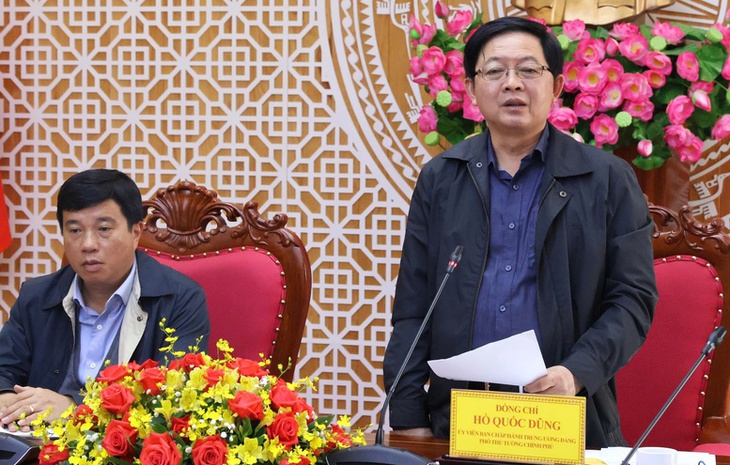 Phó Thủ tướng: Không để đứt gãy lương thực, thực phẩm cho hơn 3.000 người dân vùng ngập lũ- Ảnh 4.