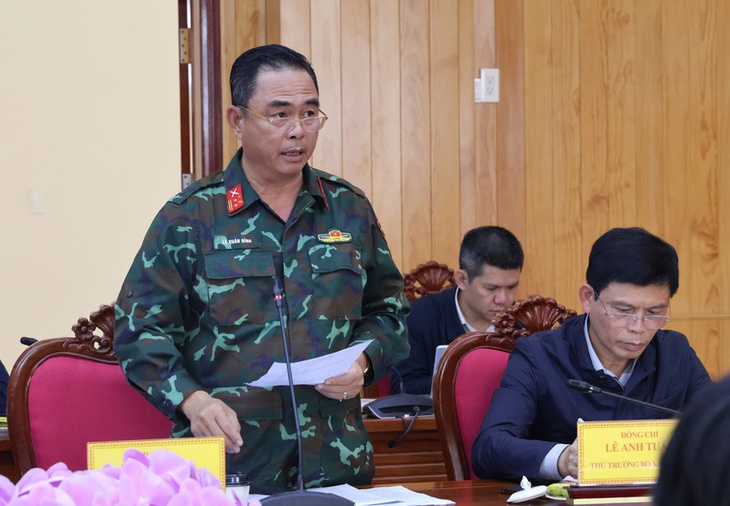 Phó Thủ tướng: Không để đứt gãy lương thực, thực phẩm cho hơn 3.000 người dân vùng ngập lũ- Ảnh 3.