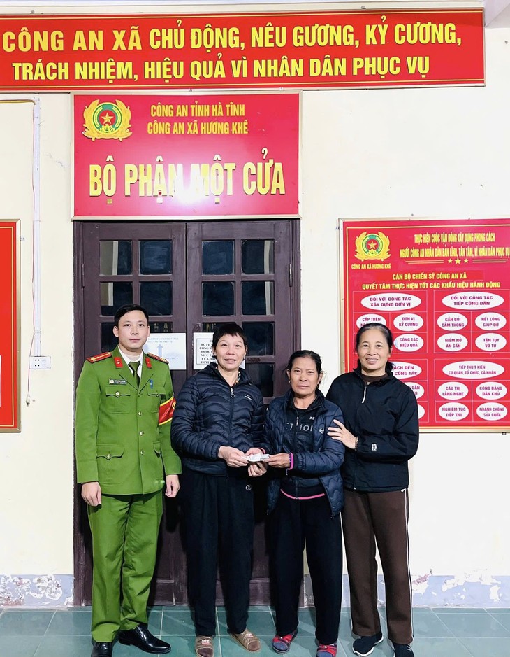 Nhặt được số tiền lớn, người phụ nữ tìm người trả lại- Ảnh 1.