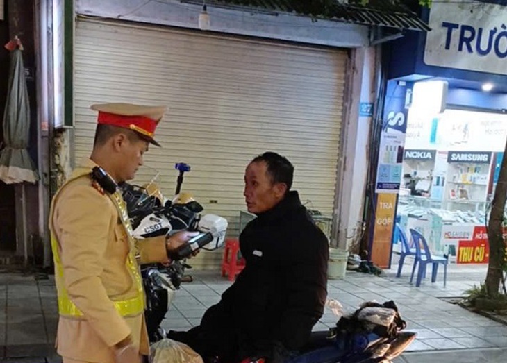 Tối 21/11, cả nước phát hiện hơn 1.500 trường hợp vi phạm nồng độ cồn- Ảnh 3.