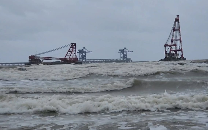Chuyên gia nhận định về khả năng có bão số 15 trên Biển Đông