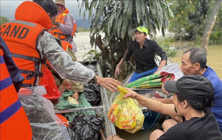 Truyền thông quốc tế: Chính phủ Việt Nam đẩy nhanh nỗ lực ứng phó quyết liệt với lũ lụt- Ảnh 1. Truyền thông quốc tế: Chính phủ Việt Nam đẩy nhanh nỗ lực ứng phó quyết liệt với lũ lụt- Ảnh 1.