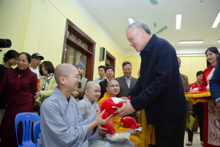 Ngày hội ‘Hiến máu cứu người - Hành Bồ Tát đạo’, hướng về đồng bào miền Trung, Tây Nguyên bị ảnh hưởng mưa lũ- Ảnh 1. Ngày hội ‘Hiến máu cứu người - Hành Bồ Tát đạo’, hướng về đồng bào miền Trung, Tây Nguyên bị ảnh hưởng mưa lũ- Ảnh 1.