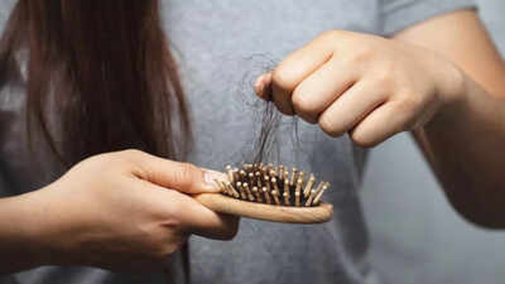 Sức khỏe đường ruột kém góp phần gây rụng tóc và ảnh hưởng đến sự phát triển của tóc như thế nào