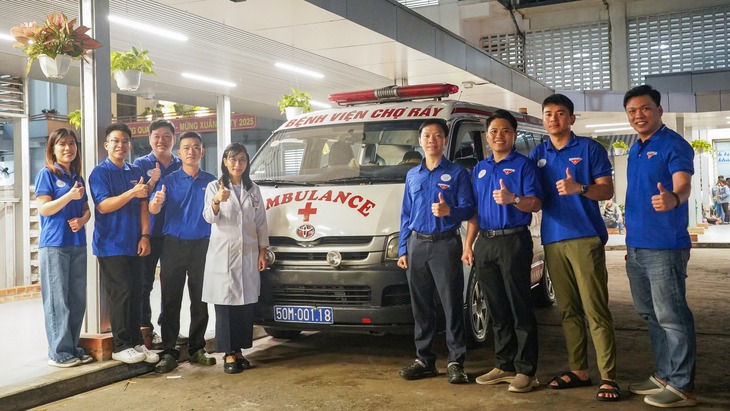 Bệnh viện Chợ Rẫy lên đường vào tâm lũ, hỗ trợ đồng bào miền Trung- Ảnh 4. Bệnh viện Chợ Rẫy lên đường vào tâm lũ, hỗ trợ đồng bào miền Trung- Ảnh 4.