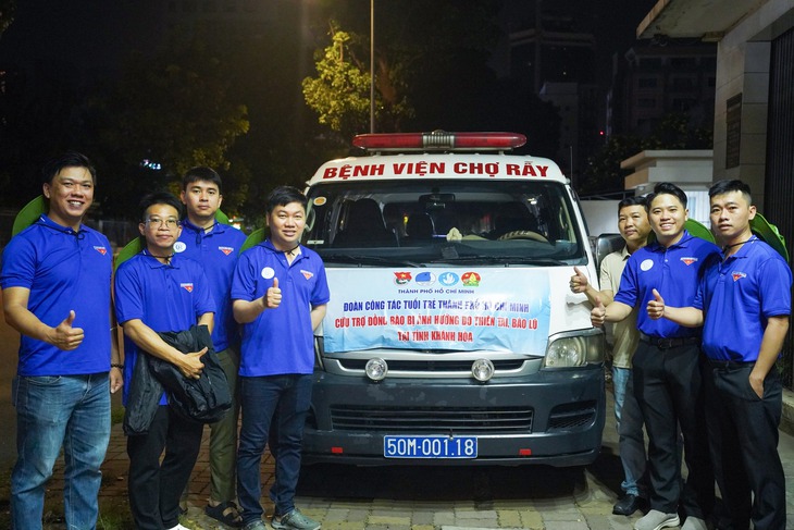 Bệnh viện Chợ Rẫy lên đường vào tâm lũ, hỗ trợ đồng bào miền Trung- Ảnh 2. Bệnh viện Chợ Rẫy lên đường vào tâm lũ, hỗ trợ đồng bào miền Trung- Ảnh 2.