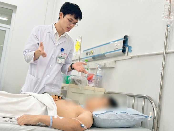 Vi phẫu hồi sinh cánh tay liệt sau tai nạn giao thông- Ảnh 2. Vi phẫu hồi sinh cánh tay liệt sau tai nạn giao thông- Ảnh 2.