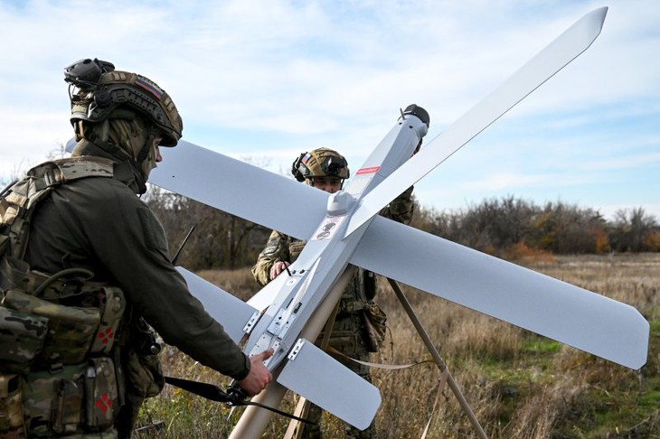 UAV Lancet mới của Nga gấp đôi hiệu quả khiến phòng tuyến Ukraine đau đầu- Ảnh 1. UAV Lancet mới của Nga gấp đôi hiệu quả khiến phòng tuyến Ukraine đau đầu- Ảnh 1.