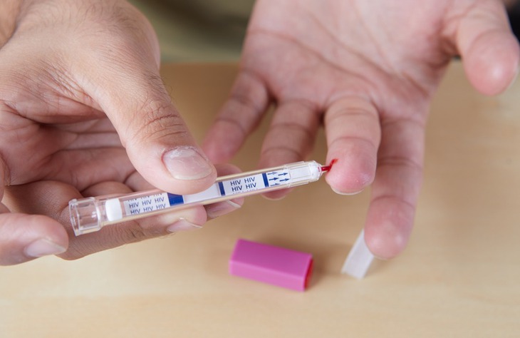 Xét nghiệm HIV sớm, bước mở đầu quan trọng trong phòng, chống HIV/AIDS- Ảnh 1. Xét nghiệm HIV sớm, bước mở đầu quan trọng trong phòng, chống HIV/AIDS- Ảnh 1.