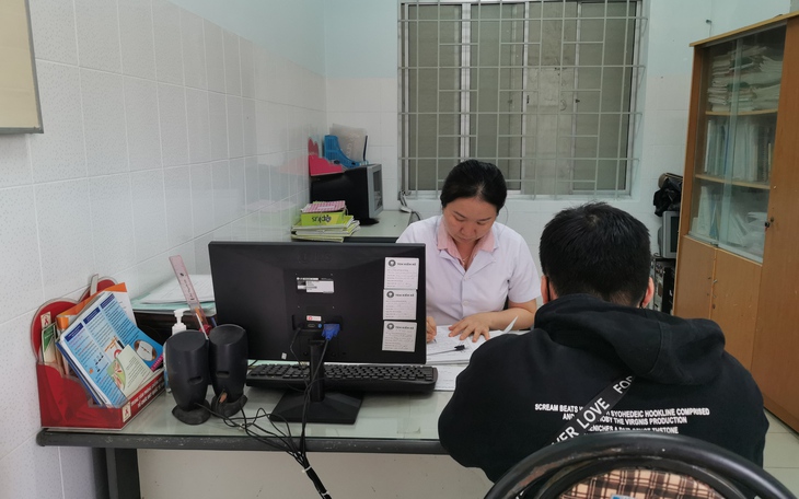Người nhiễm HIV ở Khánh Hòa an tâm điều trị bằng thuốc ARV để có sức khỏe ổn định