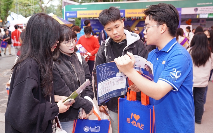 Nhiều trường đại học "khai tử" tổ hợp truyền thống, siết chặt xét tuyển học bạ