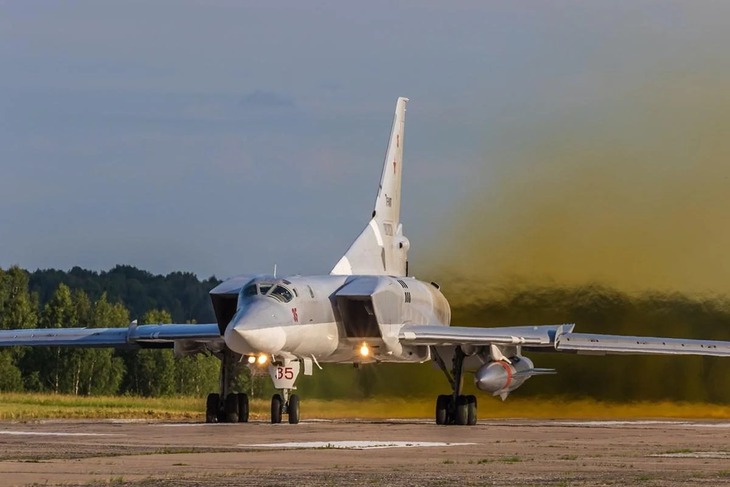 Nga điều loạt máy bay ném bom Tu-22M3 từ Viễn Đông áp sát Ukraine- Ảnh 1.
