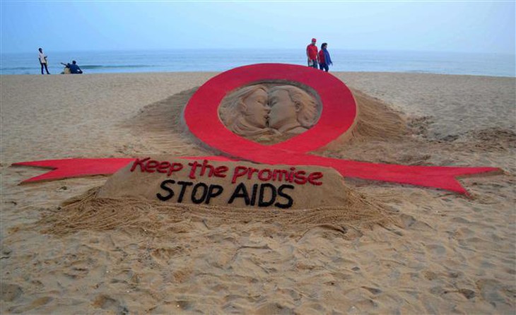 UNAIDS cảnh báo hàng triệu người mất quyền tiếp cận thuốc HIV- Ảnh 1.