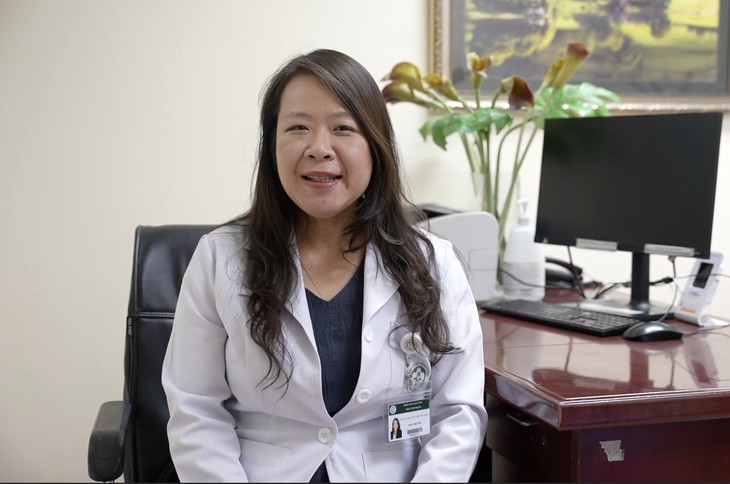 Bệnh viện Bạch Mai: Tiên phong ứng dụng công nghệ mới trong điều trị mạch vành vôi hóa phức tạp bằng bóng phá vôi nội mạch IVL cơ học sử dụng lực Hertz- Ảnh 3. Bệnh viện Bạch Mai: Tiên phong ứng dụng công nghệ mới trong điều trị mạch vành vôi hóa phức tạp bằng bóng phá vôi nội mạch IVL cơ học sử dụng lực Hertz- Ảnh 3.