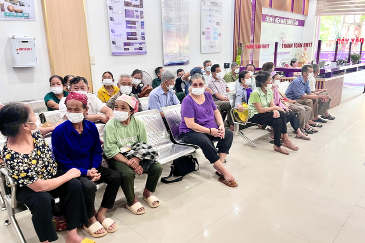 Bệnh đục thủy tinh thể (cườm khô) – Góc nhìn chuyên sâu về nguyên nhân và chỉ định điều trị từ bác sĩ chuyên khoa- Ảnh 2.