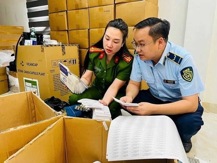 Phó Thủ tướng chỉ đạo phải 'tuyên chiến không khoan nhượng' với thuốc giả, thực phẩm giả dịp Tết Bính Ngọ- Ảnh 1. Phó Thủ tướng chỉ đạo phải 'tuyên chiến không khoan nhượng' với thuốc giả, thực phẩm giả dịp Tết Bính Ngọ- Ảnh 1.