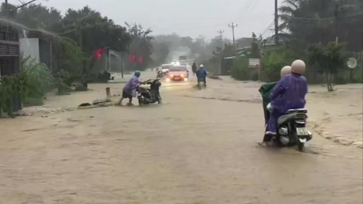 Bão số 15 di chuyển chậm nhưng thời gian hoạt động rất dài- Ảnh 2.