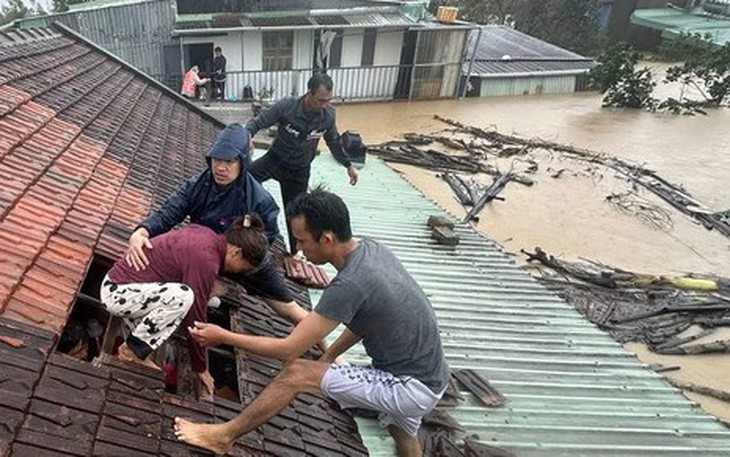 Thủ tướng phát động 'Chiến dịch Quang Trung' xây dựng lại nhà dân sau mưa lũ lịch sử- Ảnh 2.
