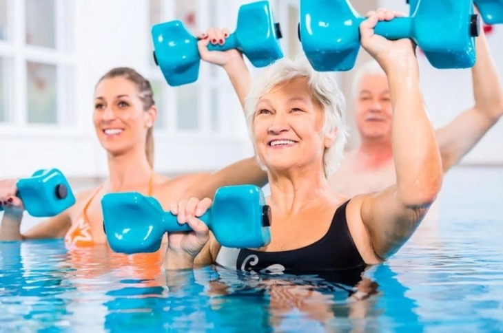 Cách tập an toàn cho người bị thoái hóa khớp gối độ 3–4- Ảnh 1.