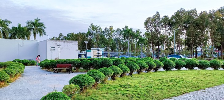Bệnh viện Đa khoa Châu Đốc, An Giang không gian xanh, nơi người dân yên tâm đến chữa bệnh- Ảnh 3. Bệnh viện Đa khoa Châu Đốc, An Giang không gian xanh, nơi người dân yên tâm đến chữa bệnh- Ảnh 3.