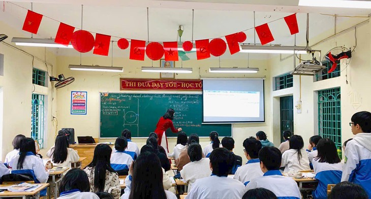 Gần 10.000 giáo viên Hà Nội chờ đợi từ kỳ họp HĐND- Ảnh 1.