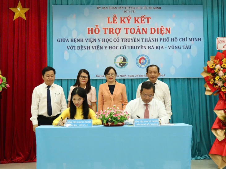 TPHCM xây dựng cơ sở Y học cổ truyền mạnh, bền vững nhằm cụ thể hóa Nghị quyết 72- Ảnh 1. TPHCM xây dựng cơ sở Y học cổ truyền mạnh, bền vững nhằm cụ thể hóa Nghị quyết 72- Ảnh 1.
