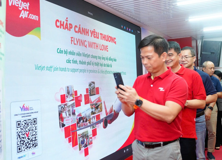 Vietjet cùng đồng bào vượt qua bão lũ, lan tỏa yêu thương- Ảnh 3.
