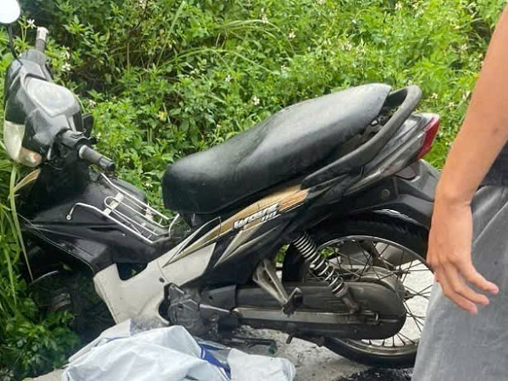 Công an Hà Nội tìm nhân chứng vụ tai nạn trên đường gom cao tốc Pháp Vân - Cầu Giẽ- Ảnh 1.