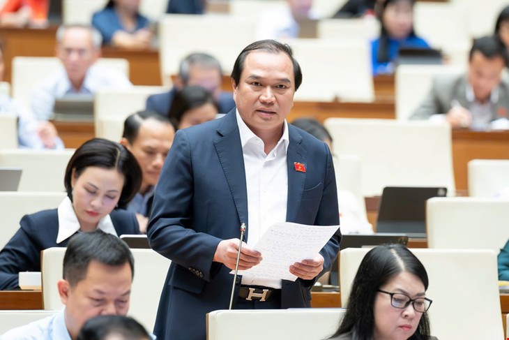 Đầu tư cho y tế cơ sở, đảm bảo các trạm y tế xã có hệ thống xử lý nước thải và rác thải đạt chuẩn- Ảnh 3.