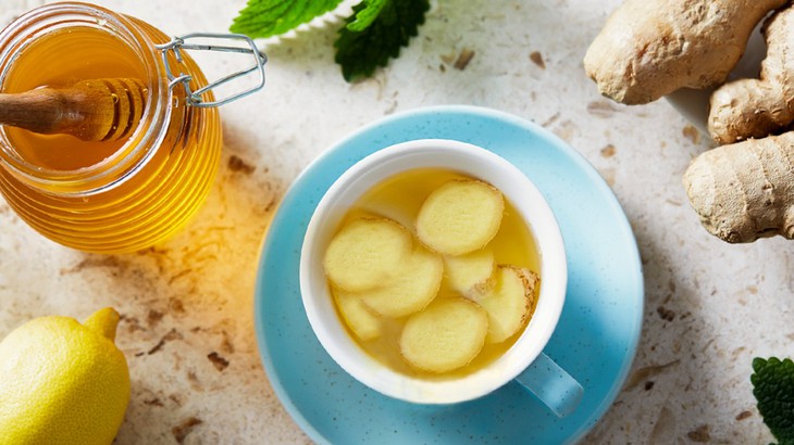 Đừng chỉ uống trà gừng! Thử ngay 3 công thức này để 'đánh bay' cảm lạnh nhanh chóng- Ảnh 1.