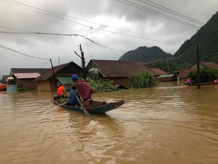 42 người chết và mất tích, nhiều người bị thương do mưa lũ lịch sử ở miền Trung- Ảnh 2. 42 người chết và mất tích, nhiều người bị thương do mưa lũ lịch sử ở miền Trung- Ảnh 2.