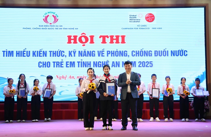 Nghệ An siết chặt phòng, chống đuối nước trẻ em: Quyết tâm không để thêm một sinh mạng bị cuốn đi- Ảnh 7. Nghệ An siết chặt phòng, chống đuối nước trẻ em: Quyết tâm không để thêm một sinh mạng bị cuốn đi- Ảnh 7.