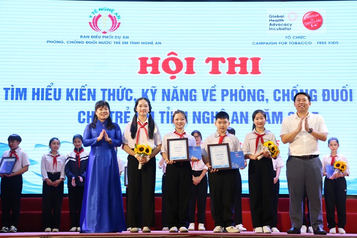 Nghệ An siết chặt phòng, chống đuối nước trẻ em: Quyết tâm không để thêm một sinh mạng bị cuốn đi- Ảnh 9. Nghệ An siết chặt phòng, chống đuối nước trẻ em: Quyết tâm không để thêm một sinh mạng bị cuốn đi- Ảnh 9.