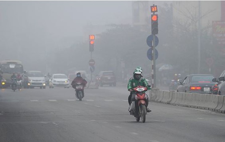 Sáng nay Hà Nội mù mịt vì ô nhiễm không khí nghiêm trọng- Ảnh 1. Sáng nay Hà Nội mù mịt vì ô nhiễm không khí nghiêm trọng- Ảnh 1.