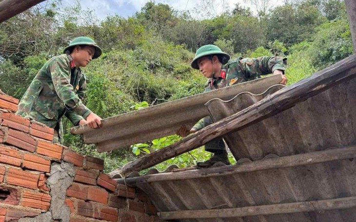 Thủ tướng phát động "Chiến dịch Quang Trung" xây dựng lại nhà dân sau mưa lũ lịch sử