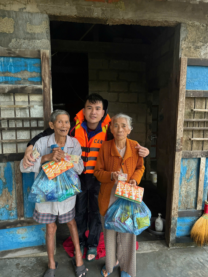 Sài Gòn Bao Dung hỗ trợ người dân miền Trung ảnh hưởng cơn bão số 12- Ảnh 3.