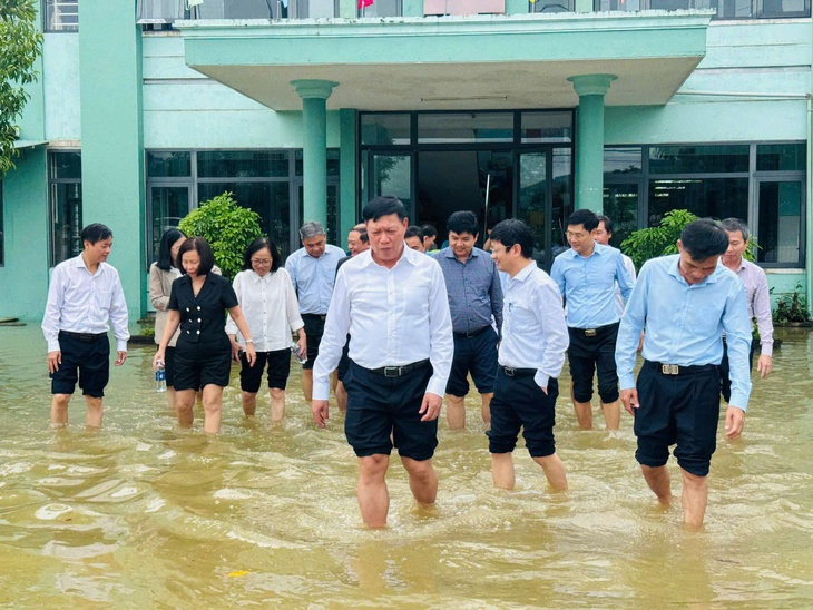 Bộ Y tế kiểm tra công tác phòng, chống dịch sau mưa lũ tại Đà Nẵng- Ảnh 2.