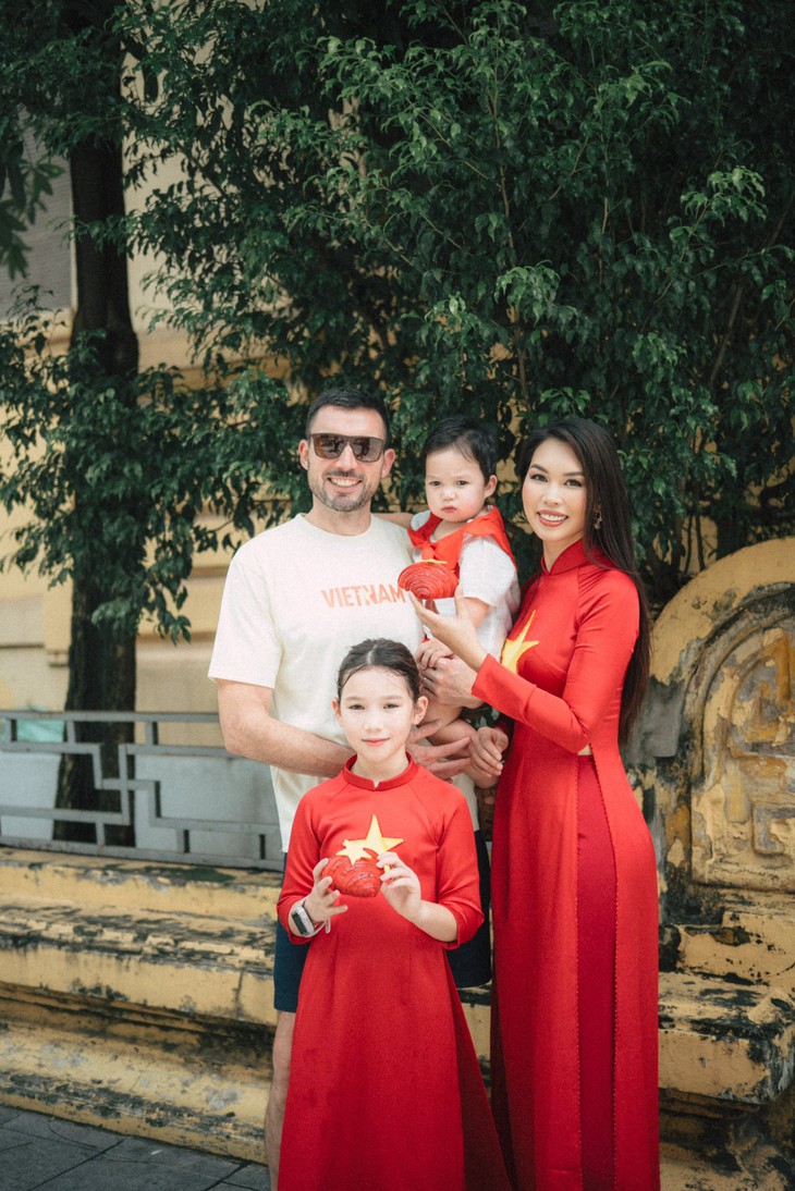 9 năm hôn nhân đẹp như cổ tích của siêu mẫu Hà Anh và chồng Tây- Ảnh 8.