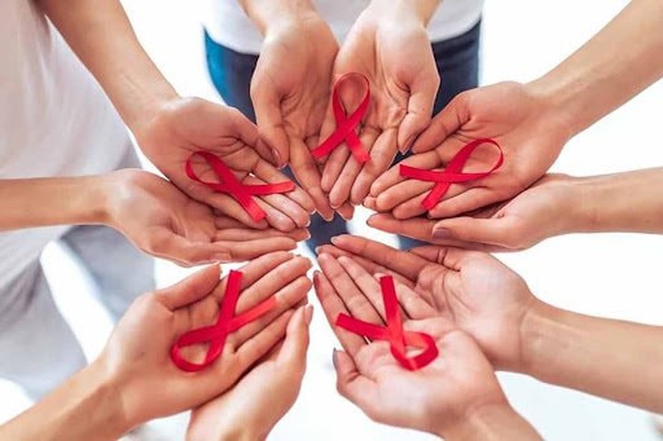 Chỉ còn ít ngày để gửi bài dự thi 'Giải Báo chí toàn quốc về phòng, chống HIV/AIDS': Đừng để những câu chuyện nhân văn bị lãng quên!- Ảnh 2. Chỉ còn ít ngày để gửi bài dự thi 'Giải Báo chí toàn quốc về phòng, chống HIV/AIDS': Đừng để những câu chuyện nhân văn bị lãng quên!- Ảnh 2.