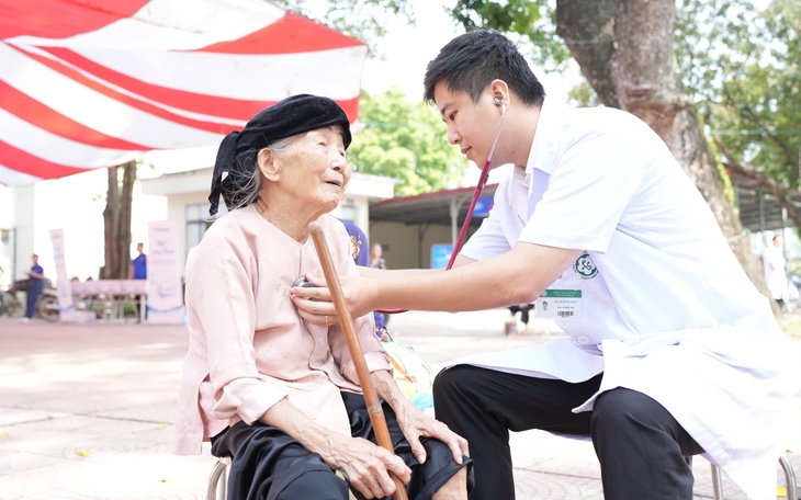 'Đơn thuốc AI' và hiểm hoạ sức khoẻ (3): Nhà thuốc bị phạt tới 20 triệu đồng nếu bán thuốc kê đơn mà không có đơn thuốc - Ảnh 1.