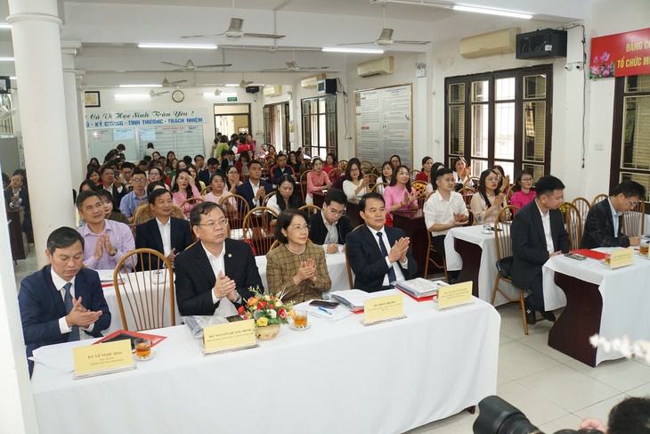 Quyết liệt ngăn chặn thuốc lá len lỏi vào nhà trường- Ảnh 1.