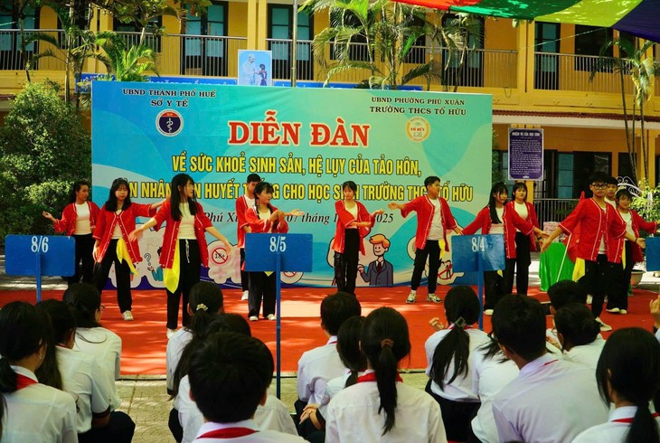 Bảo vệ trẻ em trên không gian mạng: Trách nhiệm từ gia đình, nhà trường và xã hội- Ảnh 1.