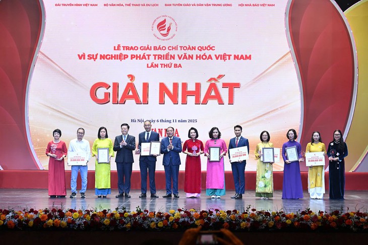 Phóng viên Báo Sức khỏe và Đời sống đoạt giải Nhì Giải Báo chí 'Vì sự nghiệp phát triển văn hóa Việt Nam'- Ảnh 2. Phóng viên Báo Sức khỏe và Đời sống đoạt giải Nhì Giải Báo chí 'Vì sự nghiệp phát triển văn hóa Việt Nam'- Ảnh 2.