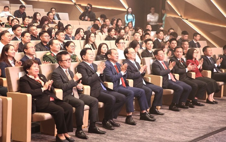 Phóng viên Báo Sức khỏe và Đời sống đoạt giải Nhì Giải Báo chí 'Vì sự nghiệp phát triển văn hóa Việt Nam'- Ảnh 1. Phóng viên Báo Sức khỏe và Đời sống đoạt giải Nhì Giải Báo chí 'Vì sự nghiệp phát triển văn hóa Việt Nam'- Ảnh 1.